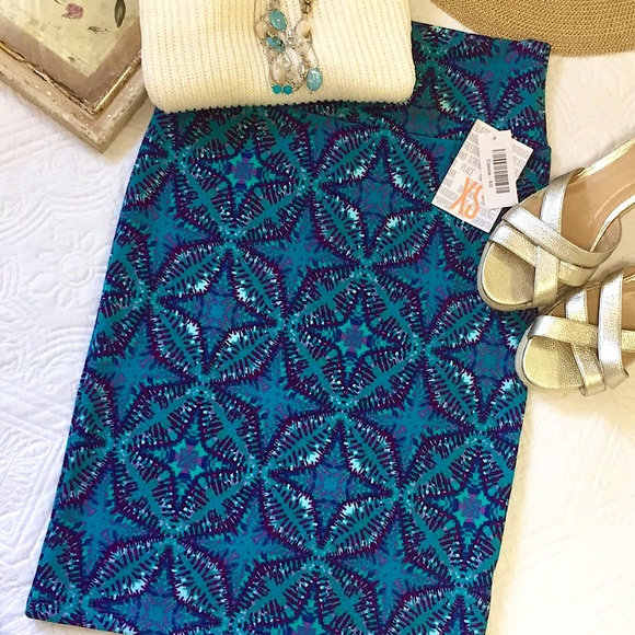 LuLaRoe Dresses & Skirts - NWT LuLaRoe Cassie Skirt